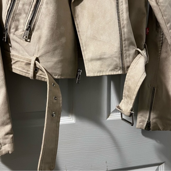 Levi’s Jacket - Picture 4 of 7